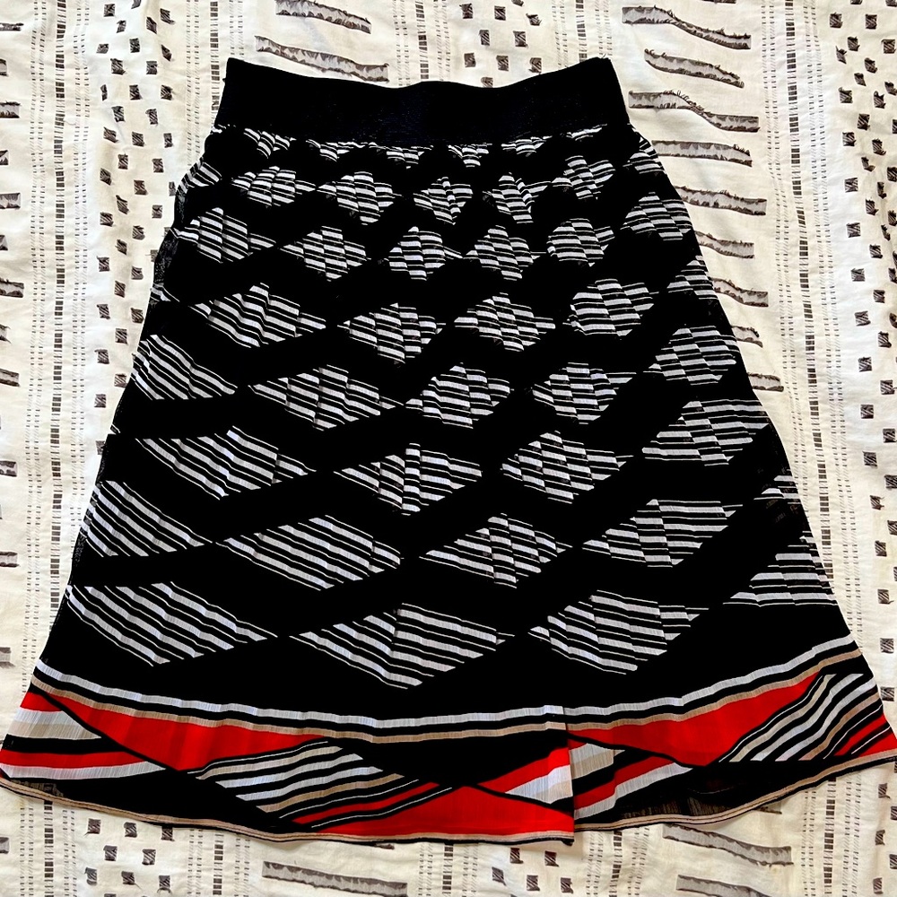 White House Black Market Chiffon Skirt - Size 00